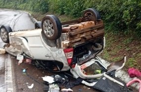 Jovem de 18 anos morre após veiculo capotar na BR-153 