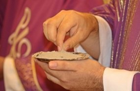 Quarta-feira de Cinzas marca início da Quaresma para os católicos