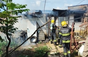 Homem provoca incêndio em casa ao atear fogo nas roupas da esposa