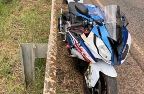 Motociclista de 42 anos morre após colidir com caminhão na SC-283