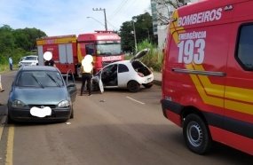 Mulher fica ferida após colisão frontal no centro de Piratuba