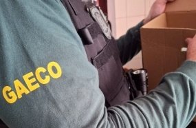 Diretor de presídio é acusado de trocar regalias por relação com companheira de detento
