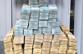 Motorista é preso em SC com R$ 2 milhões escondidos no veículo