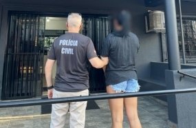 Mulher é presa após tentar matar ex-companheiro e sua atual namorada