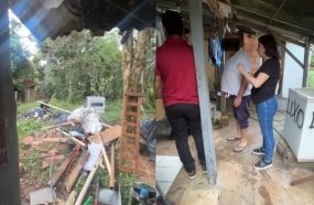 Mulher é presa após idoso ser encontrado em condições precárias em lar irregular