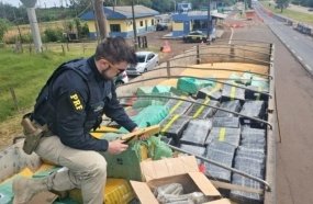 PRF intercepta carreta com 5 toneladas de drogas que seguia para Videira