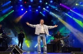 Show de Padre Fábio de Melo reúne mais de 6 mil pessoas em Joaçaba