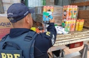Empresa é flagrada pela terceira vez transportando alimentos com carga química