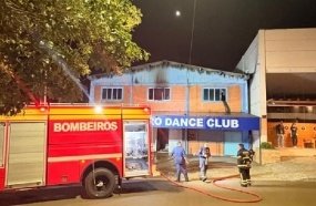 Homem é detido após colocar fogo em casa de eventos
