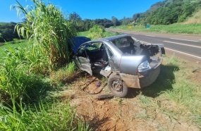 Menino de 11 anos morre em colisão entre carro e picape na SC-157