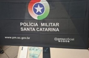 Adolescente é apreendido por tráfico de drogas durante abordagem policial 