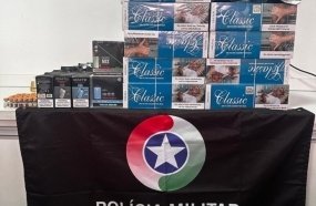 Idoso é preso em ônibus interestadual com mil maços de cigarro e medicamentos