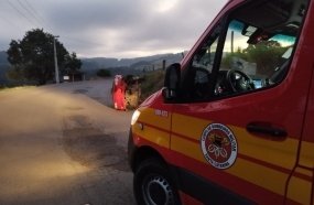 Jovem fica ferido após o veículo capotar no Distrito de Barra do Leão