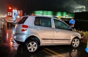 Motorista é resgatado das ferragens inconsciente após colisão na BR-470