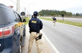 PRF reforça presença nas rodovias para feriado de Tiradentes