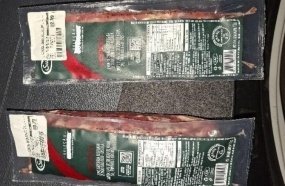 Homem é preso após furtar pacotes de carne em supermercado 