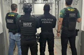 Operação mira advogado e policial por entrada de relógios inteligentes em presídio de SC