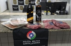 Funcionário de 17 anos é flagrado furtando mercadorias de supermercado