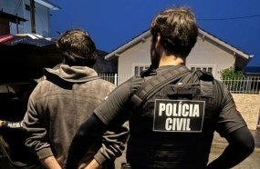 Polícia Civil desarticula rede de venda de atestados e diplomas falsos em SC