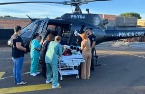 Bebê que sofreu queimaduras graves é transferido de helicóptero para hospital