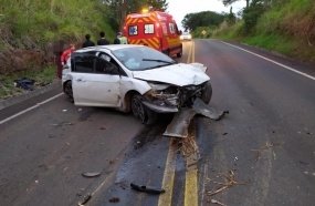 Capotamento de carro deixa duas jovens feridas na SC-150 
