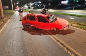 Jovem morre após veículo sair da pista e capotar na marginal da BR-480