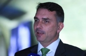 Deputados pedem CPI para investigar elo entre Flávio Bolsonaro e banqueiro preso