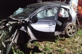 Motorista fica gravemente ferido após capotamento na BR-470