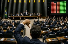 Veja quais deputados catarinenses votaram contra o fim da escala 6x1