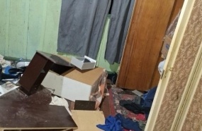 Homem é preso após ameaçar companheira e quebrar objetos dentro da casa