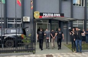DIC prende mais três envolvidos em assassinato de jovem encontrado carbonizado