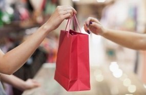 Mais de 70% dos catarinenses pretendem comprar presentes para o Dia dos Namorados