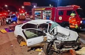 Mulher de 31 anos morre após colisão entre veículos no Meio-Oeste