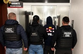 Investigado é preso com drogas dentro de armário no seu local de trabalho