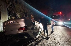 Motorista embriagado agride bombeiro após acidente na SC-390