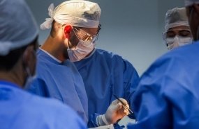 Santa Catarina adota estratégia para acelerar cirurgias de revisão de quadril e joelho