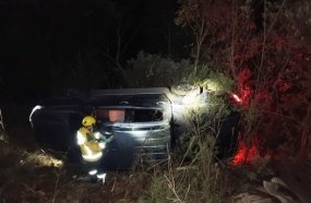 Caminhonete é encontrada capotada às margens da SC-120