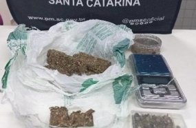 Três adolescentes são apreendidos com drogas próximo a escola em Joaçaba