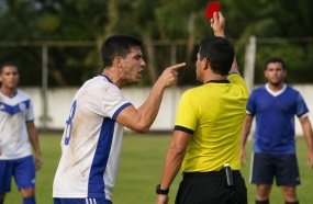 Jogador de futebol amador é condenado por agredir árbitro após ser expulso