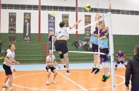 Herval d’Oeste decide títulos masculino e feminino na 1ª Copa de Voleibol