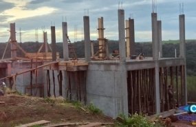 Pedreiro morre após cair de obra de aproximadamente cinco metros