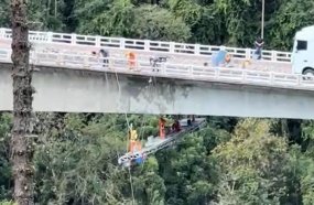 Trabalhador é socorrido em estado grave após queda da ponte do Chocodinho