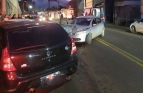 Colisão frontal entre veículos deixa motorista ferido em Joaçaba 
