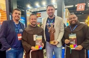 Joaçaba divulga potencial do turismo religioso na maior feira católica do mundo