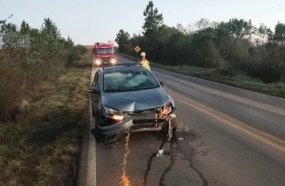 Idoso fica ferido após colidir carro contra placa de sinalização na SC-452