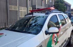 Homem é preso após se apropriar de celular esquecido em supermercado