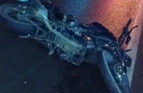 Mulher morre atropelada por caminhão após colisão em moto na BR-282