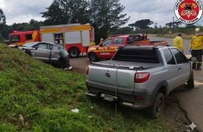Colisão entre veículos deixa três pessoas feridas na BR-470