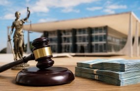 Supremo manda suspender supersalários no Judiciário e exige devolução de valores