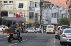 Câmara mantém veto do prefeito a projeto sobre ciclomotores e bicicletas elétricas